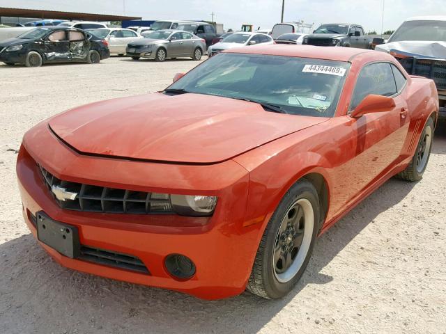 2G1FA1E30D9130302 - 2013 CHEVROLET CAMARO LS ORANGE photo 2