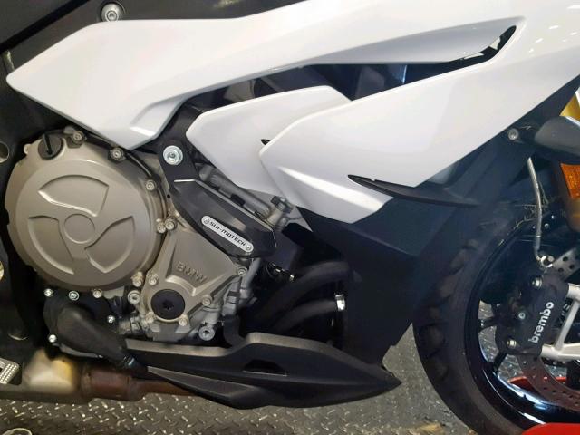 WB10D1301GZ462513 - 2016 BMW S 1000 XR WHITE photo 16