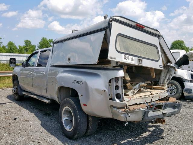 1GT424C84BF241841 - 2011 GMC SIERRA K35 SILVER photo 3