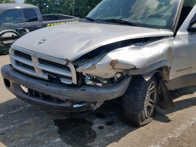 1D7HL12XX3S330835 - 2003 DODGE DAKOTA SXT SILVER photo 9