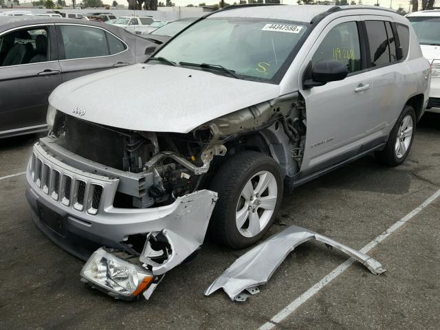 1J4NF1FB8BD183236 - 2011 JEEP COMPASS SP 银色 照片 2