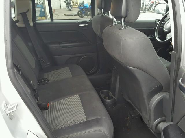 1J4NF1FB8BD183236 - 2011 JEEP COMPASS SP 银色 照片 6