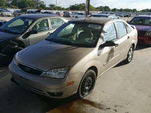 1FAHP34N06W234060 - 2006 FORD FOCUS ZX4 TAN photo 2