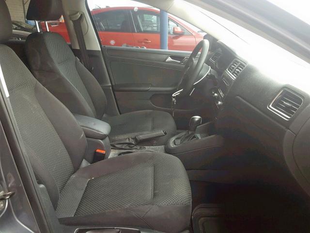 3VW2K7AJ5EM407185 - 2014 VOLKSWAGEN JETTA BASE ნაცრისფერი ფოტო 5