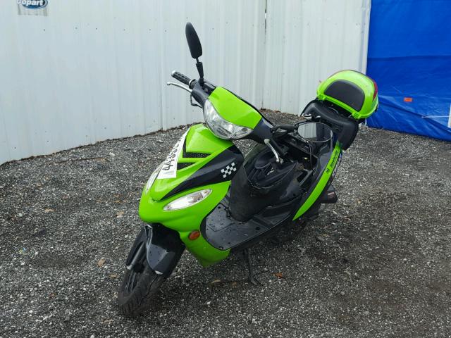 LL0TCAPH6JY120108 - 2018 YONG SCOOTER GREEN photo 2