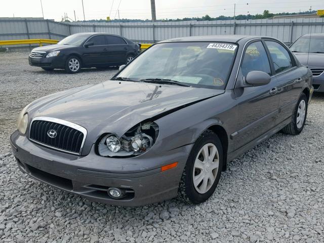 KMHWF25H82A700246 - 2002 HYUNDAI SONATA GL GRAY photo 2