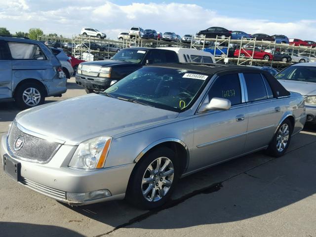 1G6KD57YX8U134334 - 2008 CADILLAC DTS SILVER photo 2