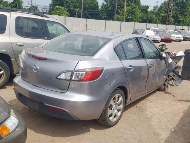 JM1BL1UG7B1453977 - 2011 MAZDA 3 I GRAY photo 4