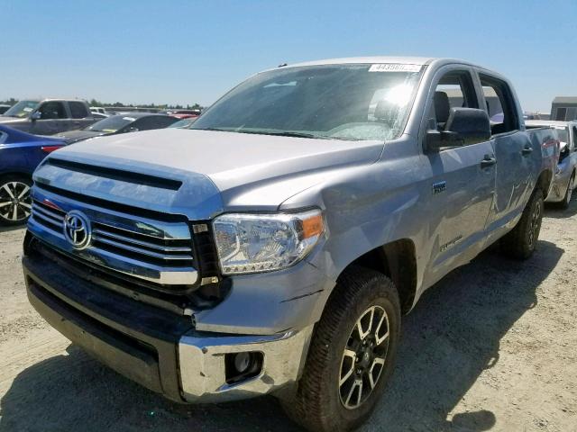 5TFDY5F17HX614652 - 2017 TOYOTA TUNDRA CRE SILVER photo 2