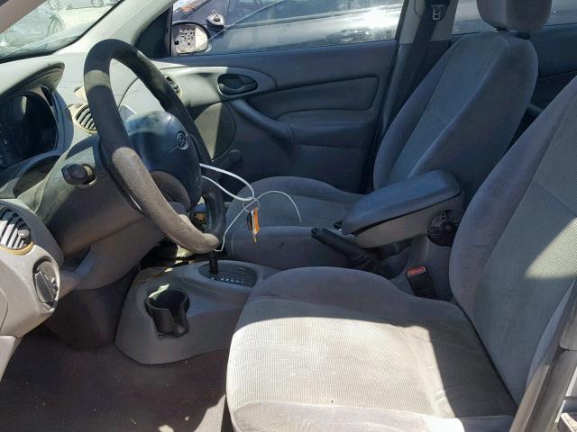 1FAFP33P42W176281 - 2002 FORD FOCUS LX GRAY photo 5