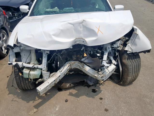 2C3CDXHGXHH617445 - 2017 DODGE CHARGER SX WHITE photo 9