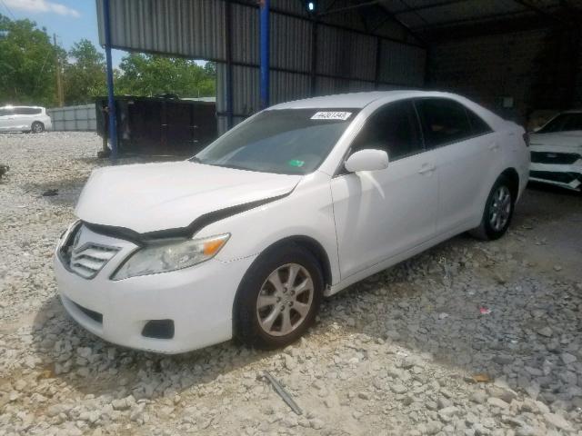 4T1BF3EK0BU600303 - 2011 TOYOTA CAMRY BASE WHITE photo 2