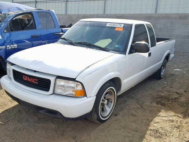 1GTCS195418196605 - 2001 GMC SONOMA WHITE photo 2