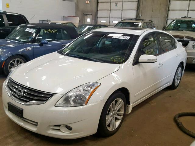 1N4BL2AP1AN471589 - 2010 NISSAN ALTIMA SR WHITE photo 2