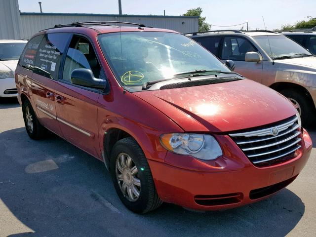 2A8GP54L17R273839 - 2007 CHRYSLER TOWN & COU RED photo 1