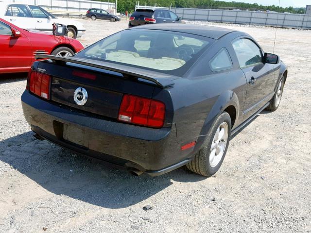 1ZVHT82H075245645 - 2007 FORD MUSTANG GT BLACK photo 4