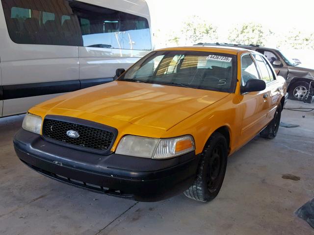 2FABP7BV5AX112517 - 2010 FORD CROWN VICT YELLOW photo 2