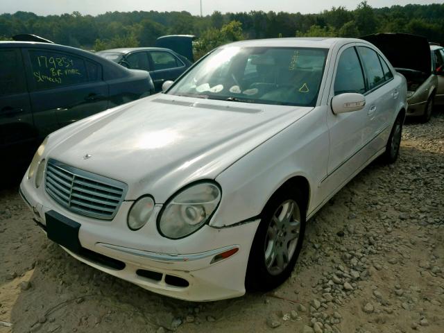 WDBUF65J45A653788 - 2005 MERCEDES-BENZ E 320 WHITE photo 2