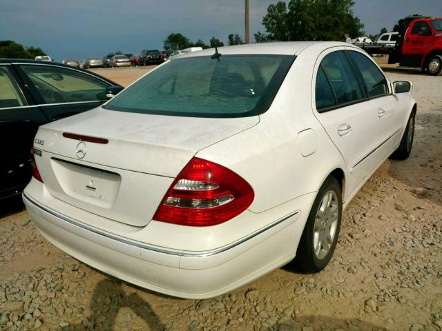 WDBUF65J45A653788 - 2005 MERCEDES-BENZ E 320 WHITE photo 4