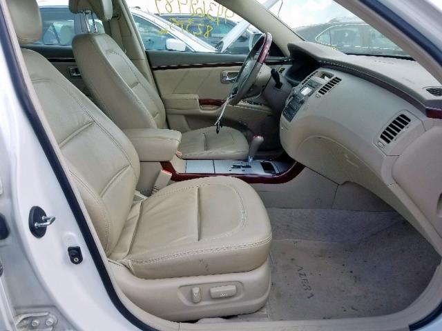 KMHFC46F78A276679 - 2008 HYUNDAI AZERA SE WHITE photo 5