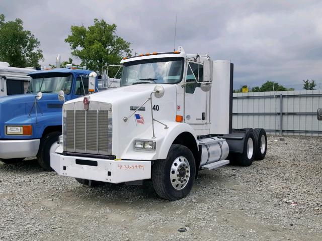 1XKDD49X2DJ357519 - 2013 KENWORTH CONSTRUCTI WHITE photo 2