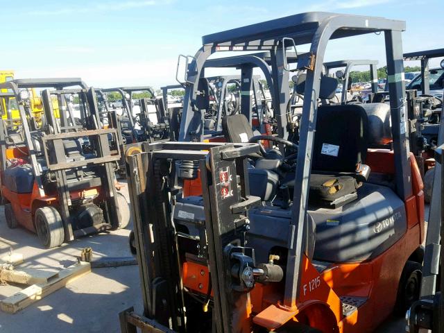 90319 - 2005 TOYOTA FORKLIFT ORANGE photo 2