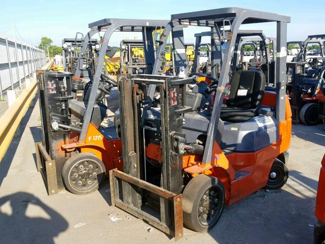 87007 - 2004 TOYOTA FORKLIFT ORANGE photo 2