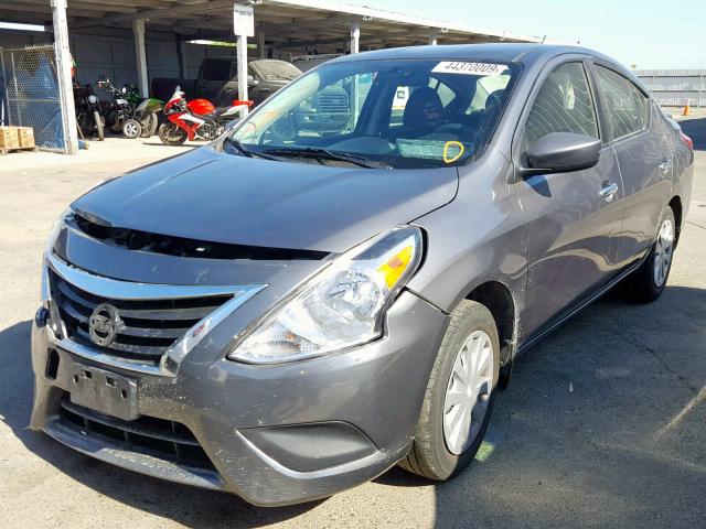 3N1CN7AP7HL811704 - 2017 NISSAN VERSA S CHARCOAL photo 2