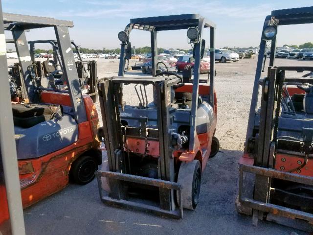 87226 - 2004 TOYOTA FORKLIFT ORANGE photo 2