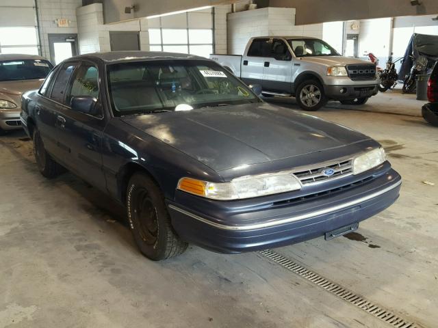 2FALP71W2VX136696 - 1997 FORD CROWN VICT BLUE photo 1