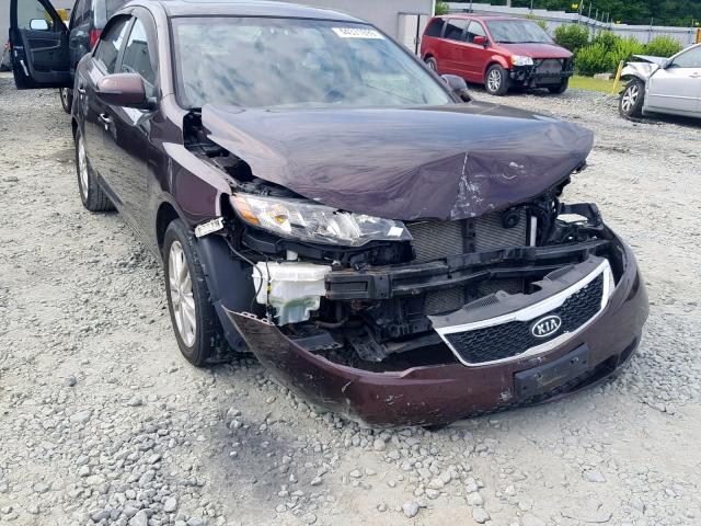 KNAFU4A26B5398971 - 2011 KIA FORTE EX BURGUNDY photo 9