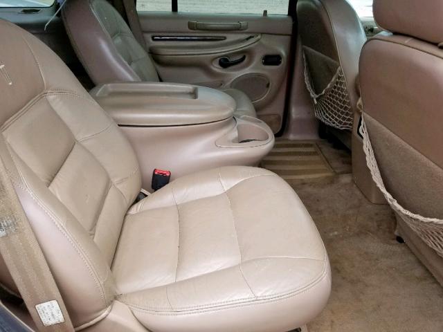 5LMFU28L8WLJ06219 - 1998 LINCOLN NAVIGATOR أحمر صورة 6