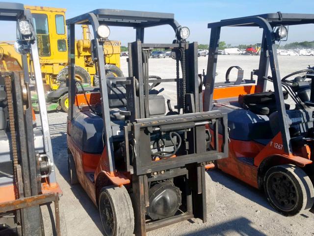 76615 - 2002 TOYOTA FORKLIFT ORANGE photo 1