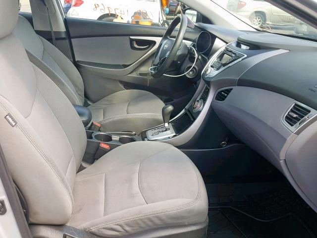 5NPDH4AE8CH129770 - 2012 HYUNDAI ELANTRA GL SILVER photo 5