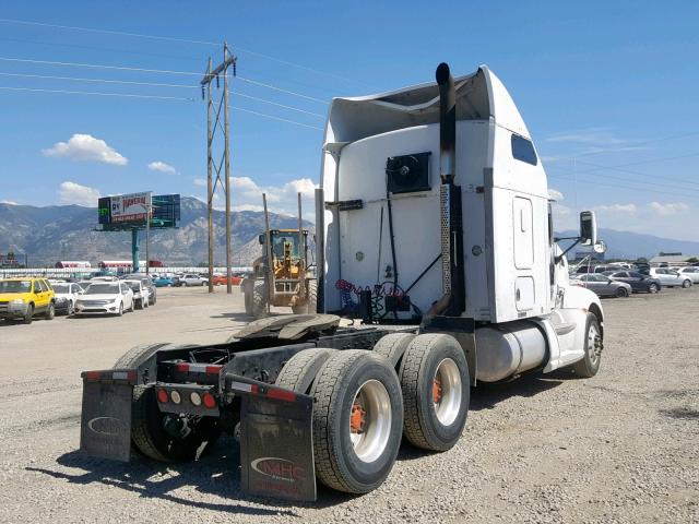 1XKAD49X19J247104 - 2009 KENWORTH CONSTRUCTI WHITE photo 4