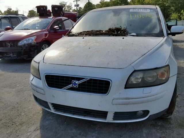 YV1MS382052083440 - 2005 VOLVO S40 2.4I WHITE photo 10