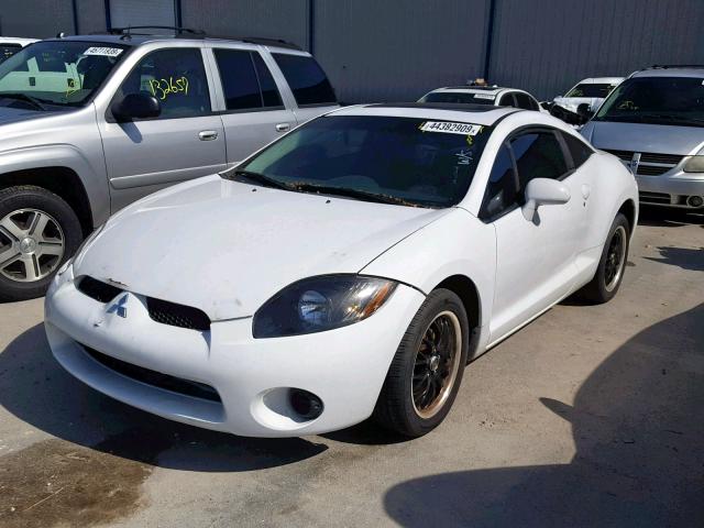 4A3AK24F88E005306 - 2008 MITSUBISHI ECLIPSE GS WHITE photo 2