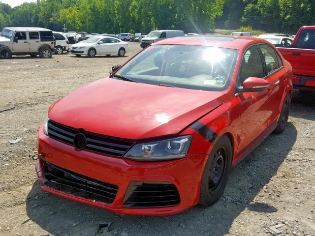 3VW4A7AJXDM223628 - 2013 VOLKSWAGEN JETTA GLI RED photo 2