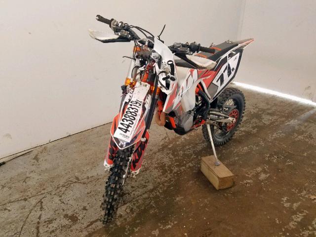 VBKEXK402HM397964 - 2017 KTM 450 EXC-F ORANGE photo 2