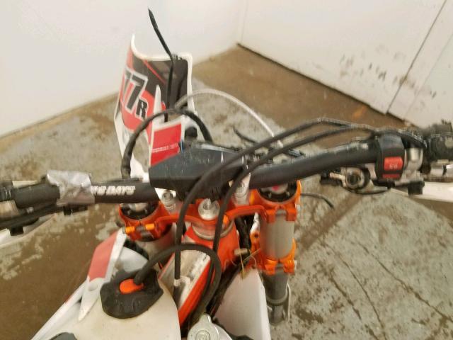 VBKEXK402HM397964 - 2017 KTM 450 EXC-F ORANGE photo 8