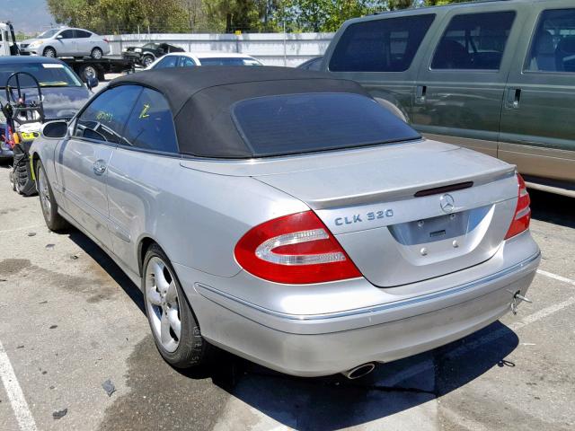 WDBTK65GX5T052661 - 2005 MERCEDES-BENZ CLK 320 SILVER photo 3