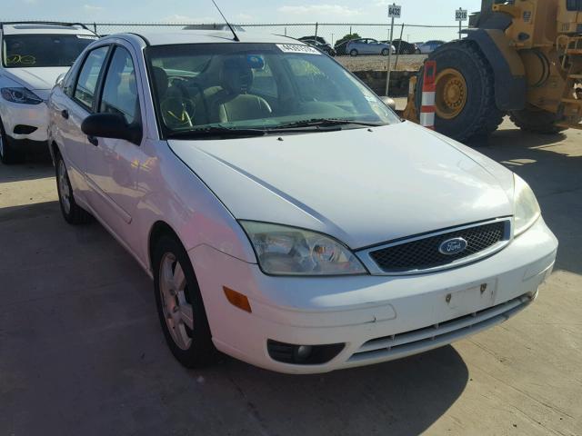 1FAFP34NX5W311183 - 2005 FORD FOCUS ZX4 WHITE photo 1