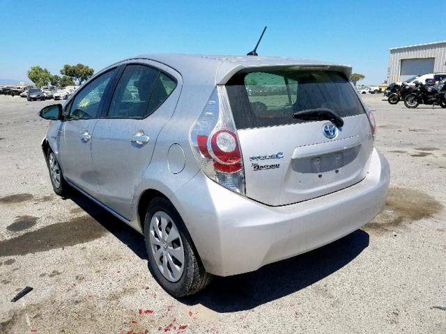 JTDKDTB30D1532659 - 2013 TOYOTA PRIUS C SILVER photo 3