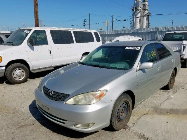 JTDBE32K030241376 - 2003 TOYOTA CAMRY LE SILVER photo 2