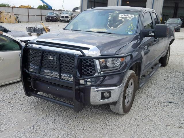 5TFCW5F18JX022541 - 2018 TOYOTA TUNDRA DOU GRAY photo 2