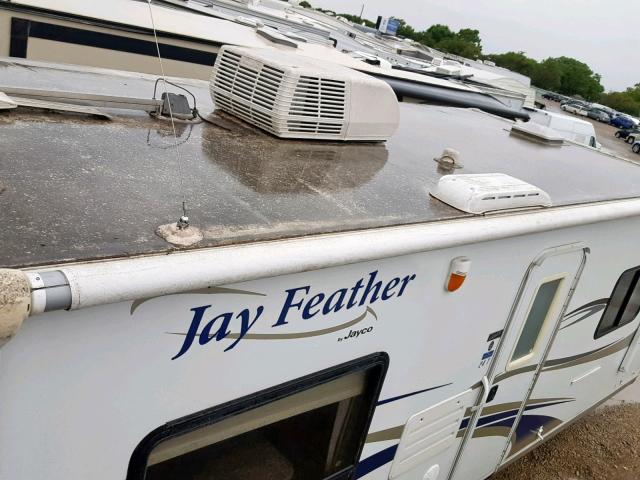 1UJBJ0BM4A1JT0137 - 2010 JAYCO JAYFEATHER  WHITE photo 9