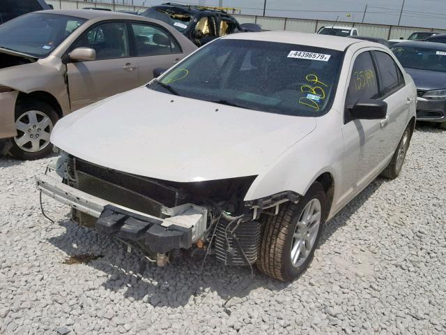 3FAHP0GA1BR329053 - 2011 FORD FUSION S WHITE photo 2