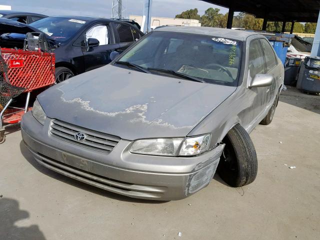 JT2BG22K0W0147757 - 1998 TOYOTA CAMRY CE GOLD photo 2