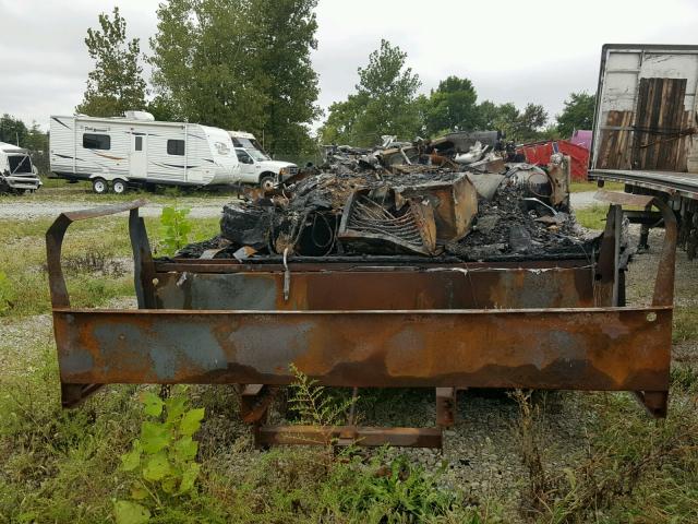 1GBLP37J3W3313788 - 1998 CHAL MOTORHOME BURN photo 6