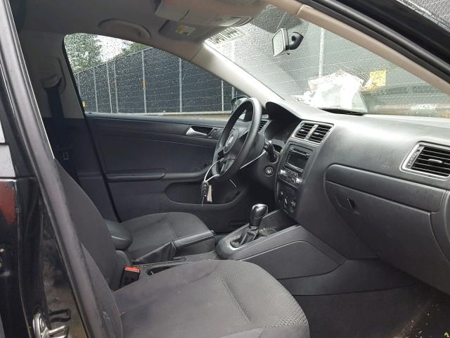 3VW2K7AJ8DM295626 - 2013 VOLKSWAGEN JETTA BASE Սև լուսանկար 5